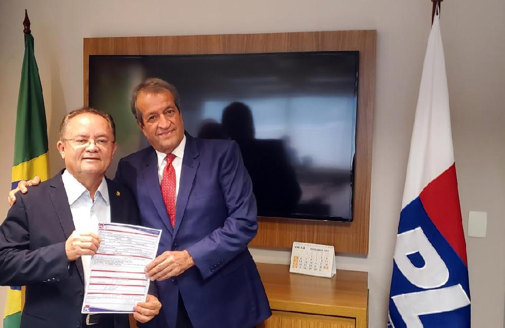 SENADOR ZEQUINHA MARINHO ASSINA FILIAÇÃO AO PARTIDO LIBERAL